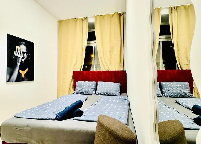 Private In 4br Near Fac Platz, 10-min Walk