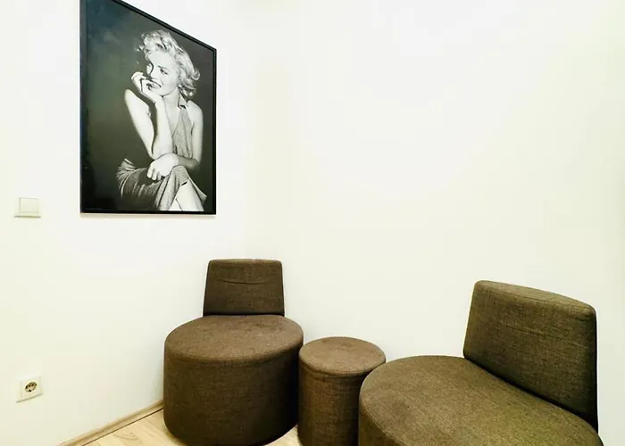 Private In 4br Near Fac Platz, 10-min Walk