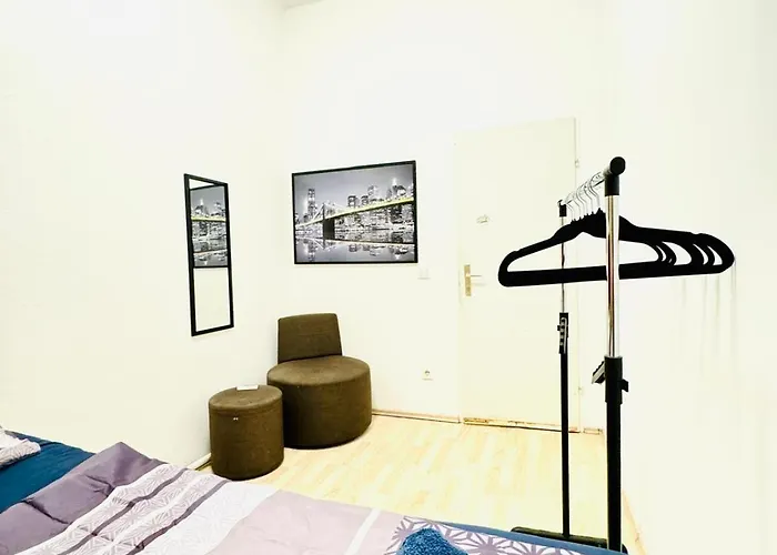 Private In 4br Near Fac Platz, 10-min Walk *