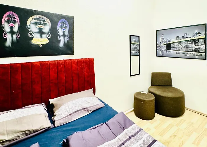 Private In 4br Near Fac Platz, 10-min Walk Apartment