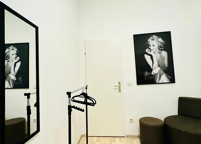 Apartment Private In 4br Near Fac Platz, 10-min Walk