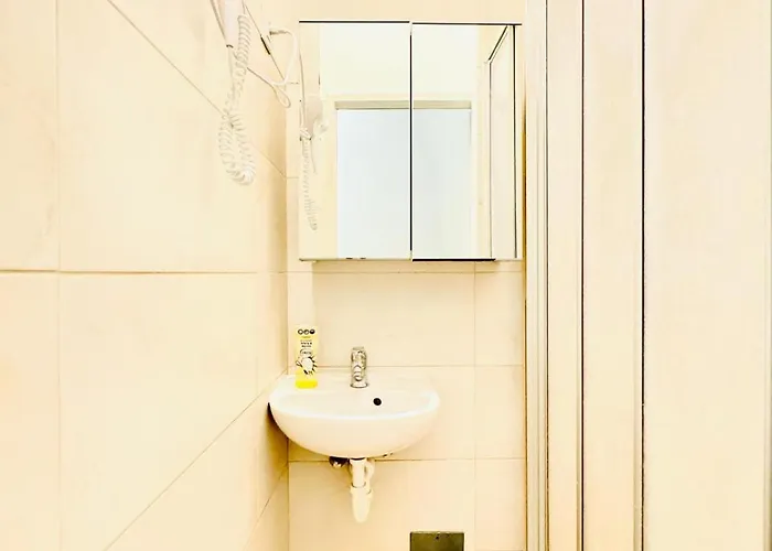 Private In 4br Near Fac Platz, 10-min Walk Apartment Vienna